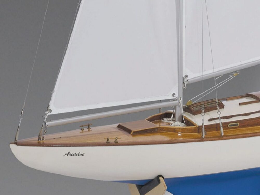 Ariadne Segelyacht Bausatz Maßstab 1:10 Länge 1130 mm Breite 220 mm | # 20380