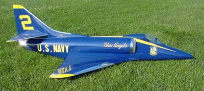 A4 „Skyhawk“ Bausatz Spannweite: 700 mm  Länge: 1060 mm Gewicht: 1250gr, #A4M2