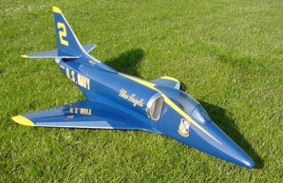 A4 „Skyhawk“ Bausatz Spannweite: 700 mm  Länge: 1060 mm Gewicht: 1250gr, #A4M2