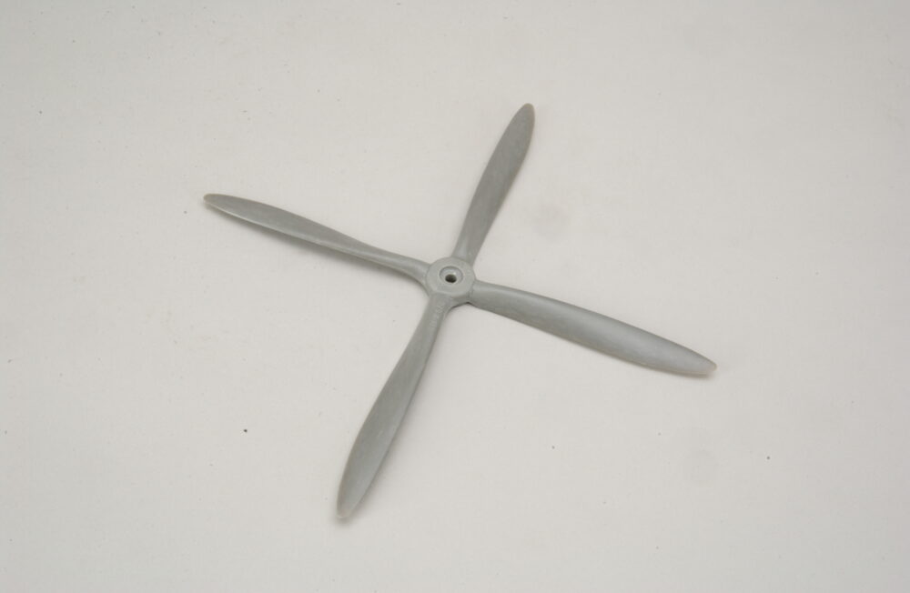 APC 11  x 6  4-Blatt Propeller | # E-LP4-11X6