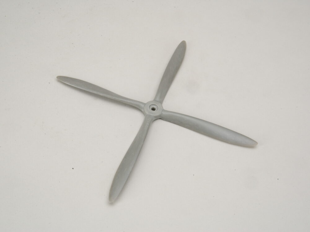 APC 11  x 6  4-Blatt Propeller | # E-LP4-11X6