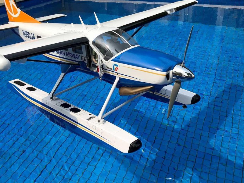 VQ Model Schwimmer Cessna 208 | # 15206