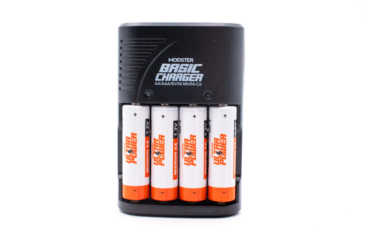MODSTER Basic Charger AA-AAA inkl. 4 Stück wiederaufladbare Batterien MODSTER Ultra Power AA Mignon | # MD10225